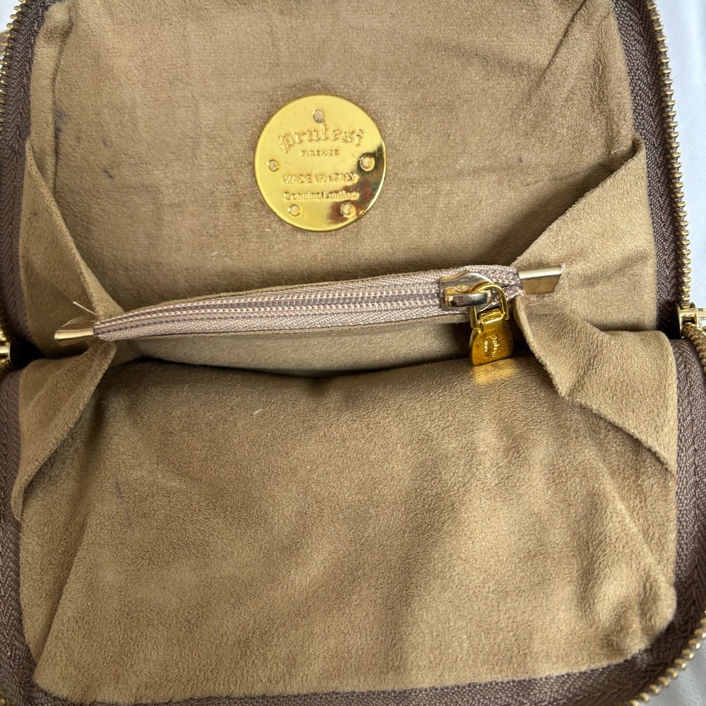 Pratesi Firenze Italian Leather Crossbody - Picture 10 of 13